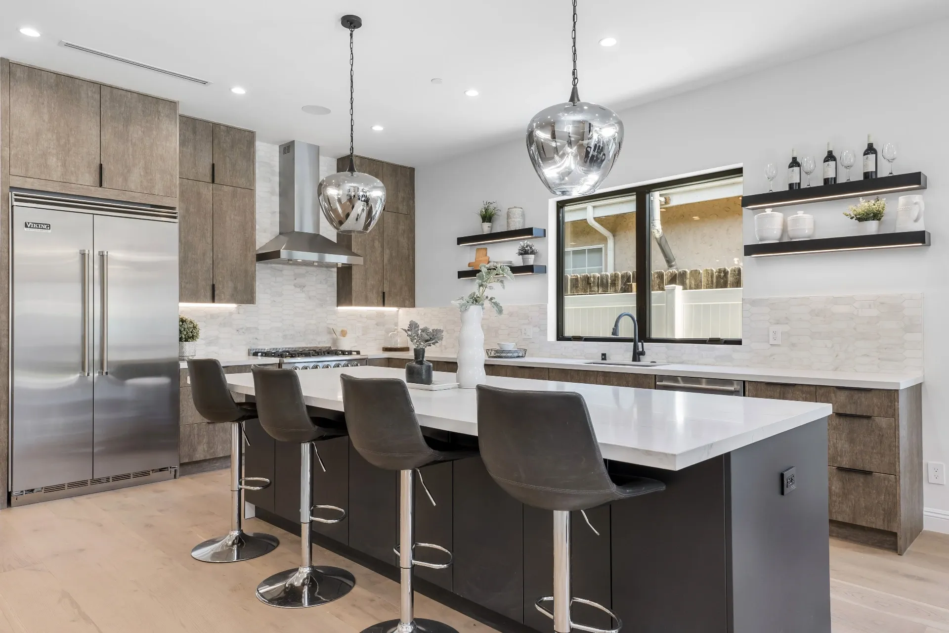 14602 Morrison St — Kitchen: Full kitchen view with Viking appliances and contemporary bar stools