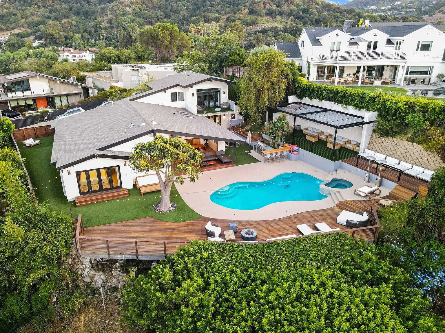 11308 Dona Teresa Dr — gated modern home in the Studio City hills with pool